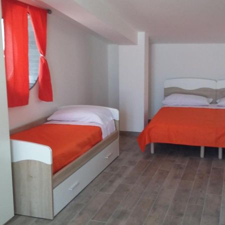 Casa Vacanza Miramare Portopalo Di Capo Passero Bagian luar foto